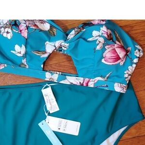 Cupshe 1X Bikini Set NWT adjustable Strap
Double Belt Removable Padding